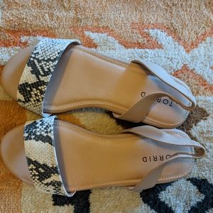 Size 7 1/2 Wide